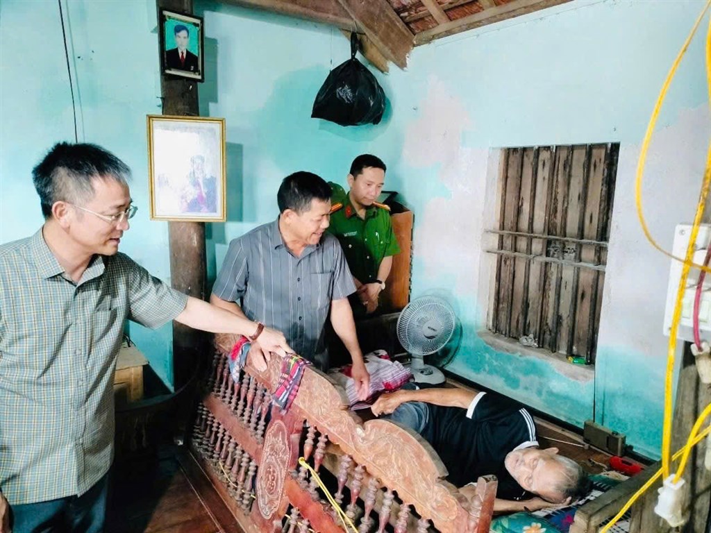 Anh-tin-bai